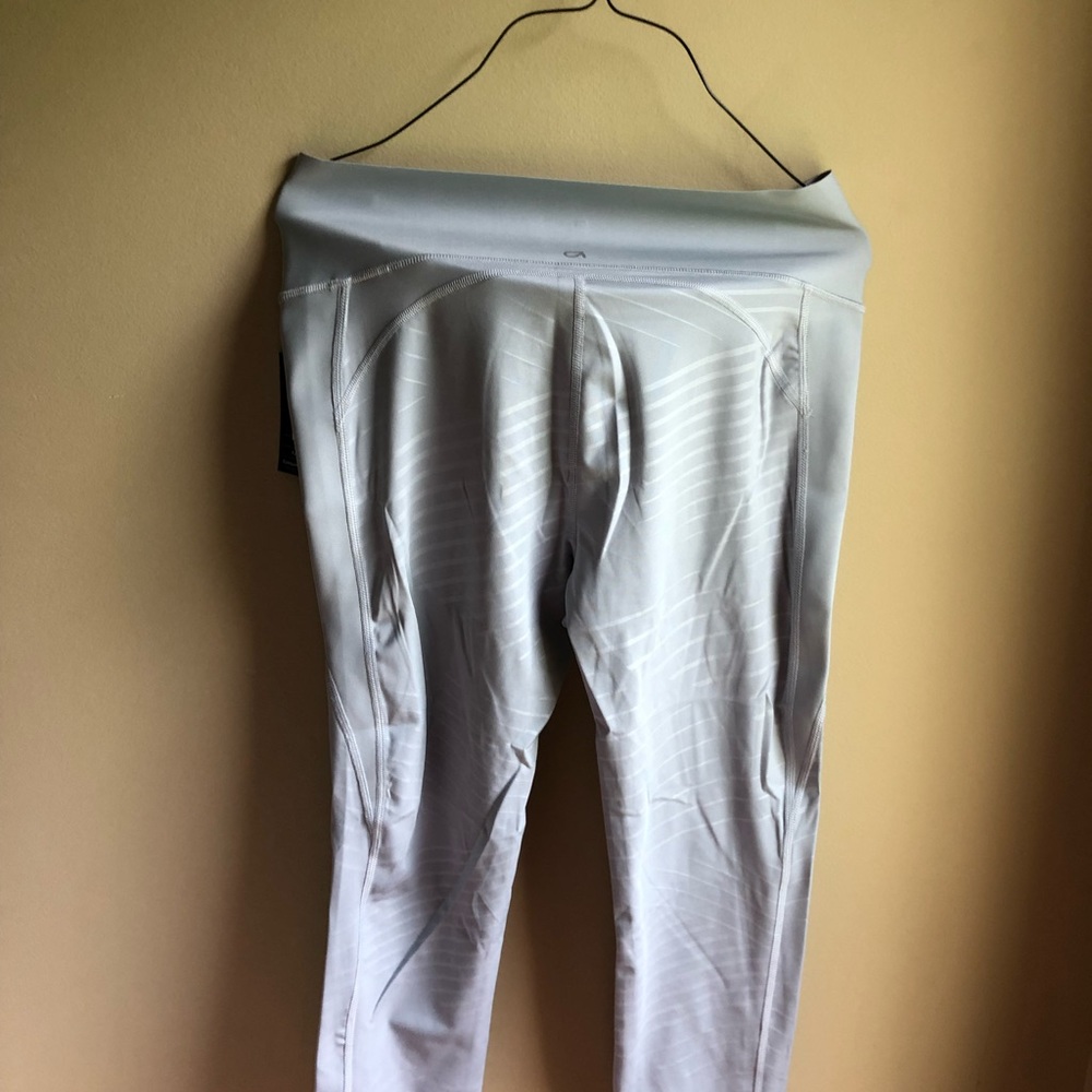 Women’s large capris! - Picture 3 of 6